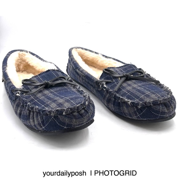 Navy blue plaid Lamo fur-lined Britain Moc II women’s moccasin slippers 11 - Picture 1 of 13